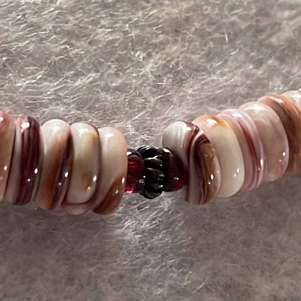 Shell Choker Necklace - Picture 3 of 6